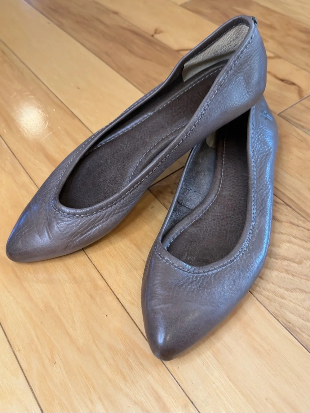 FRYE Regina Grey Leather Pointed Toe Ballet Flats Whipstitch Back Heel Tie 7.5